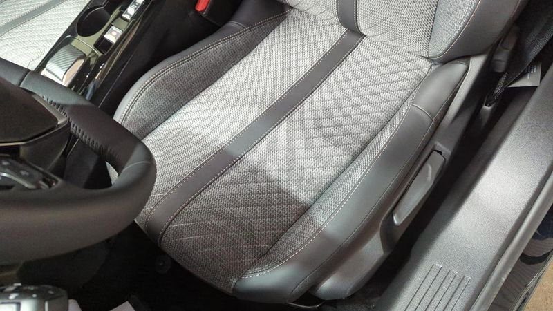 Peugeot 2008 nouveau Hybrid 145 e-dcs6 allure + pack navigation & access +  vision drive assist plus