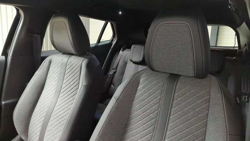 Peugeot 2008 nouveau Hybrid 145 e-dcs6 allure + pack navigation & access +  vision drive assist plus