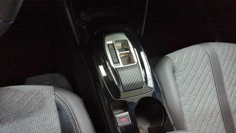 Peugeot 2008 nouveau Hybrid 145 e-dcs6 allure + pack navigation & access +  vision drive assist plus