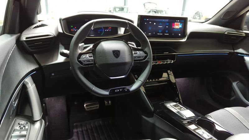 Peugeot 2008 nouveau Hybrid 145 e-dcs6 gt + attelage + pack vision & navigation drive assist plus