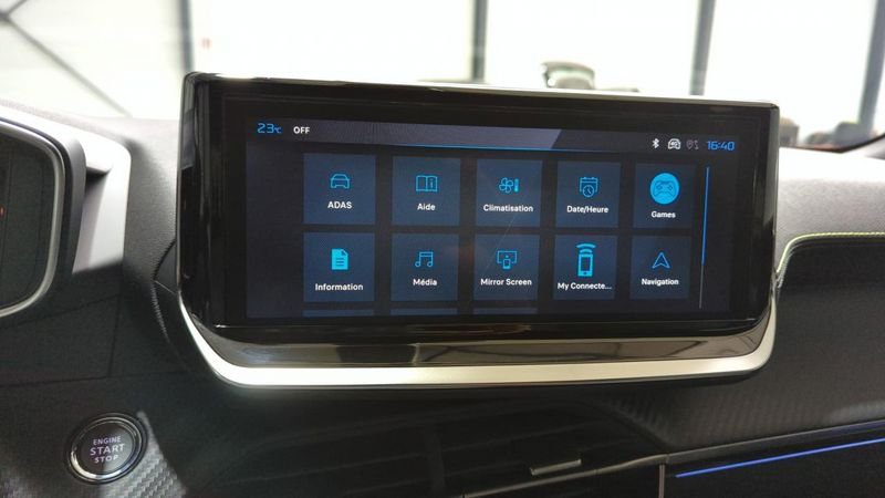 Peugeot 2008 nouveau Hybrid 145 e-dcs6 gt + attelage + pack vision & navigation drive assist plus