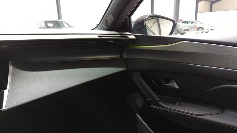 Peugeot 308 Bluehdi 130ch s&s eat8 gt + angles morts + camera 360