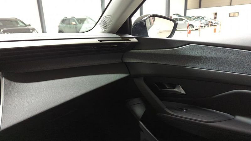 Peugeot 308 Bluehdi 130ch s&s eat8 allure + angles morts + camera 360