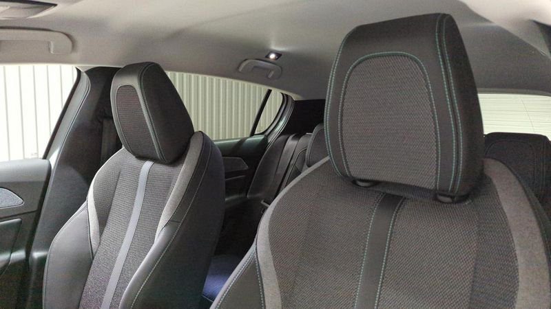 Peugeot 308 Bluehdi 130ch s&s eat8 allure + angles morts + camera 360