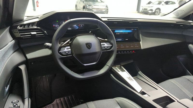 Peugeot 308 Bluehdi 130ch s&s eat8 allure + angles morts + camera 360