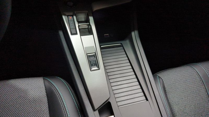 Peugeot 308 Bluehdi 130ch s&s eat8 allure + angles morts + camera 360