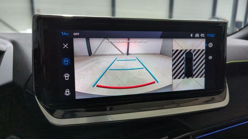 Peugeot 2008 nouveau Hybrid 136 e-dcs6 gt + angles morts + toit pano