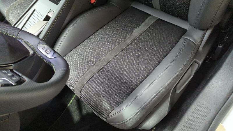 Peugeot 308 Bluehdi 130ch s&s eat8 gt + angles morts + camera 360