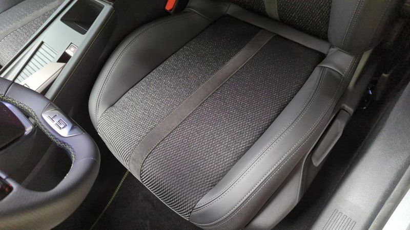 Peugeot 308 Bluehdi 130ch s&s eat8 gt + angles morts + camera 360