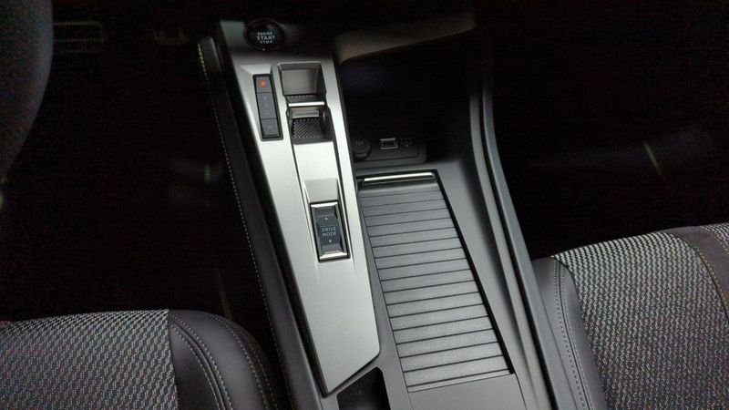 Peugeot 308 Bluehdi 130ch s&s eat8 gt + angles morts + camera 360