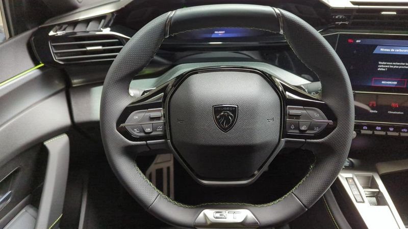 Peugeot 308 Bluehdi 130ch s&s eat8 gt + angles morts + camera 360