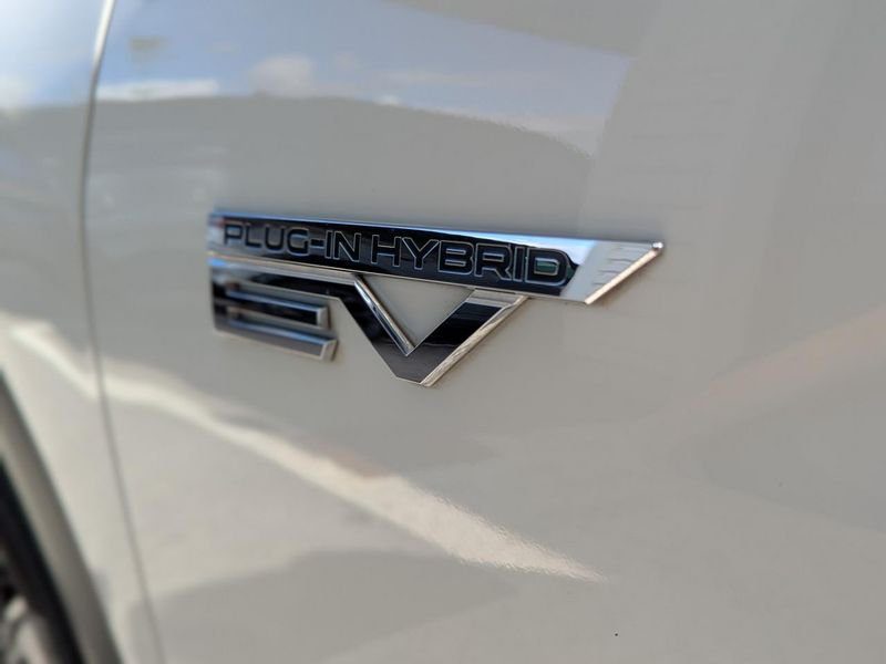 Mitsubishi Eclipse Cross 2.4 MIVEC Phev 4WD - 188 2023 Invite