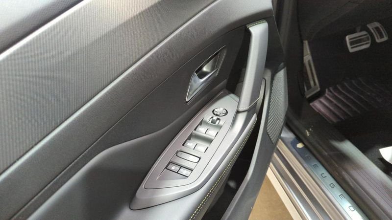 Peugeot 308 Bluehdi 130ch s&s eat8 gt + angles morts + camera 360