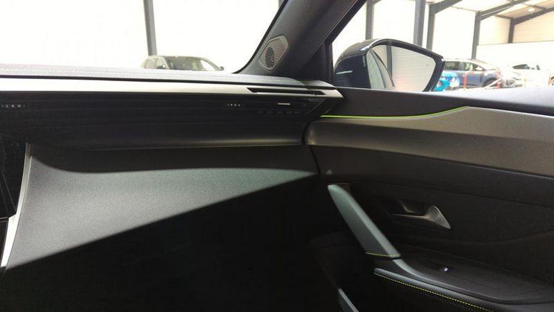 Peugeot 308 Bluehdi 130ch s&s eat8 gt + angles morts + camera 360