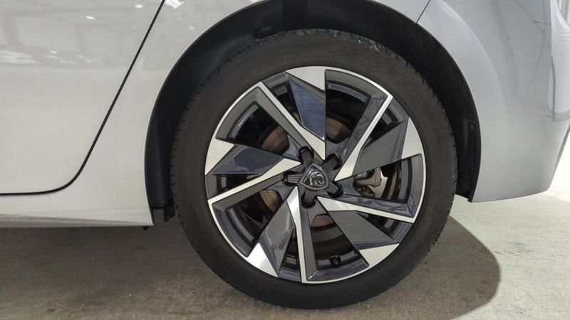 Peugeot 308 Puretech 130ch s&s bvm6 allure pack + recharge smartphone