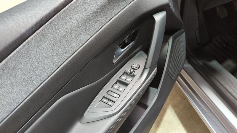 Peugeot 308 Puretech 130ch s&s bvm6 allure pack + recharge smartphone