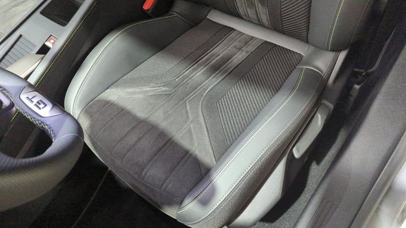 Peugeot 408 Puretech 130 ch s&s eat8 gt+ pack vision 360