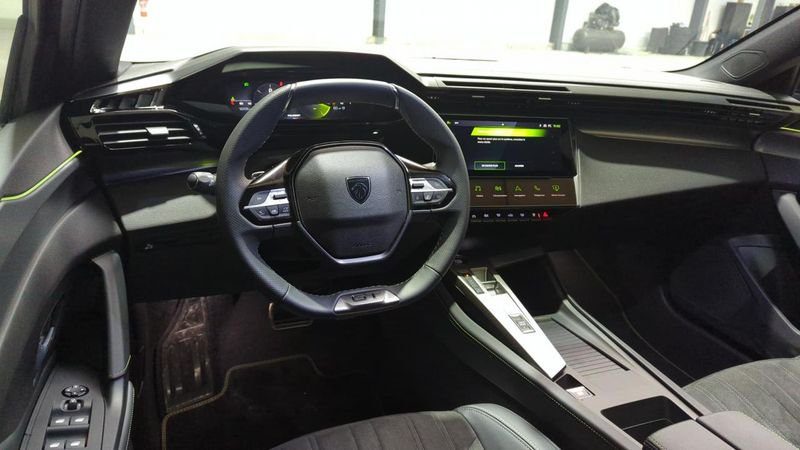 Peugeot 408 Puretech 130 ch s&s eat8 gt+ pack vision 360