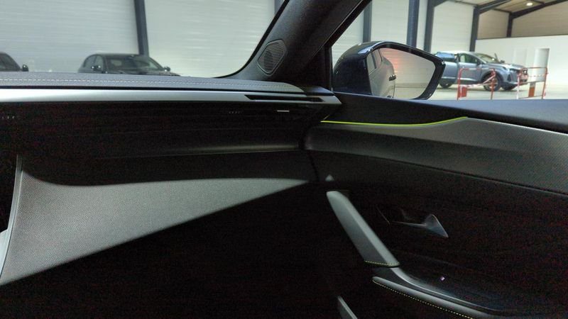 Peugeot 408 Puretech 130 ch s&s eat8 gt + pack vision 360