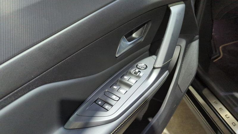 Peugeot 408 Puretech 130 ch s&s eat8 gt + pack vision 360