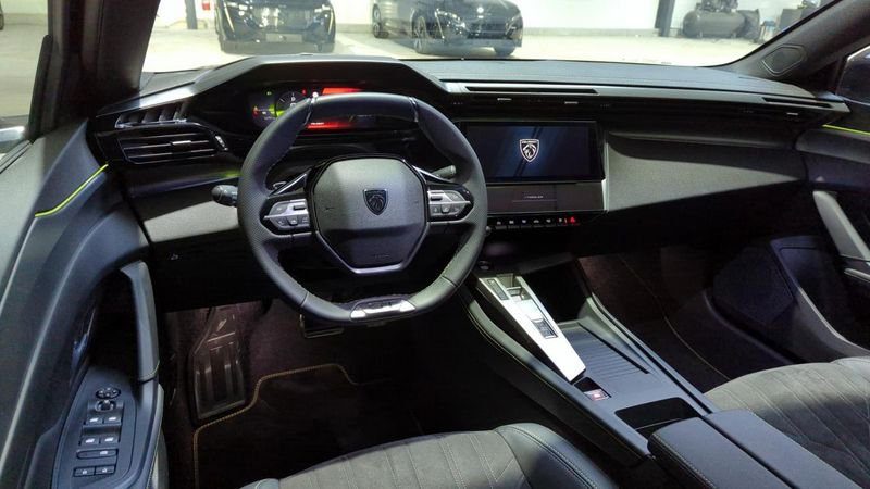 Peugeot 408 Puretech 130 ch s&s eat8 gt + pack vision 360