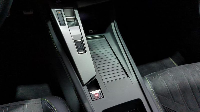 Peugeot 408 Puretech 130 ch s&s eat8 gt + pack vision 360