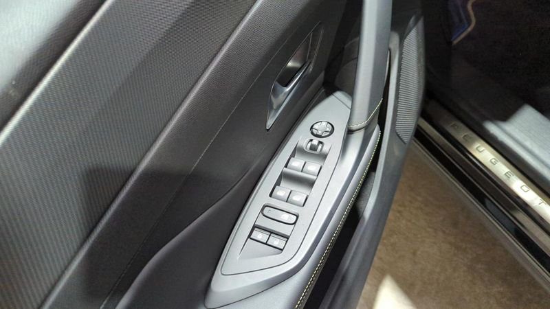 Peugeot 408 Puretech 130 ch s&s eat8 gt + pack vision 360