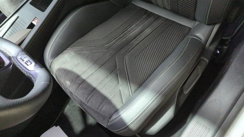 Peugeot 408 Puretech 130 ch s&s eat8 gt + camera 360 + alarme antivol