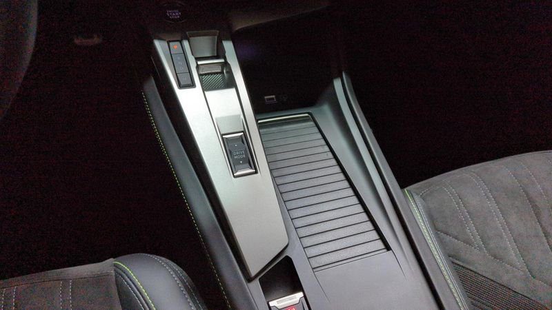 Peugeot 408 Puretech 130 ch s&s eat8 gt + camera 360 + alarme antivol