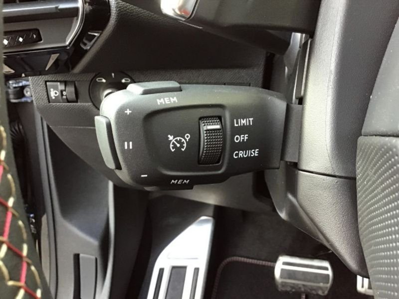 DS DS 7 BlueHDi 130 EAT8 Performance Line