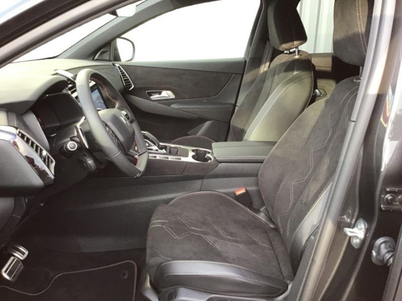 DS DS 7 BlueHDi 130 EAT8 Performance Line