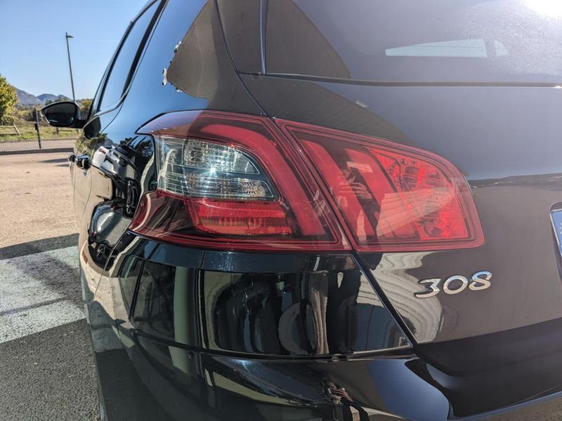 Peugeot 308 1.5 BlueHDi S&S - 130 BV EAT8 II BERLINE Tech Edition