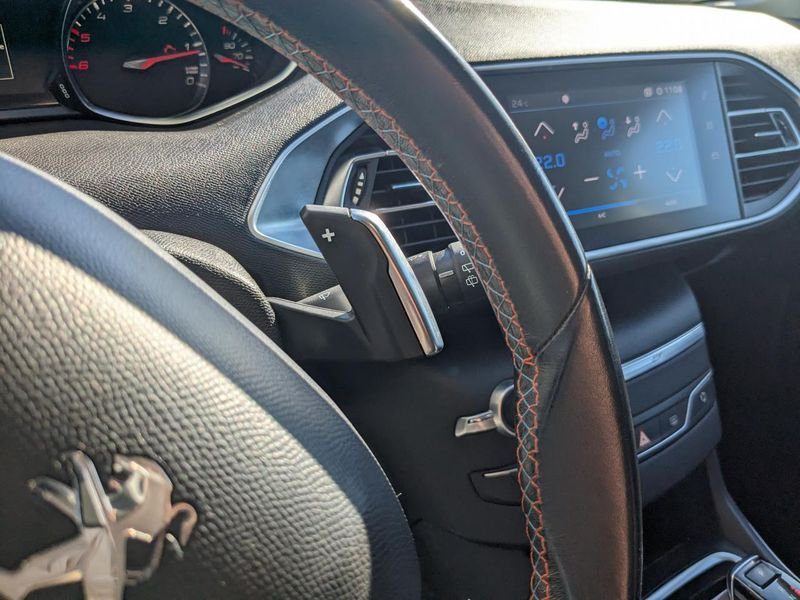 Peugeot 308 1.5 BlueHDi S&S - 130 BV EAT8 II BERLINE Tech Edition