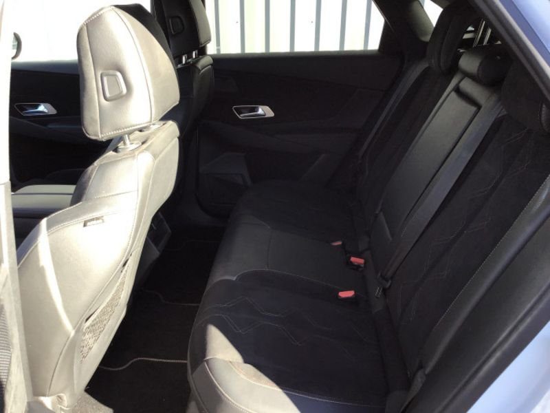 DS DS 7 BlueHDi 130 EAT8 Performance Line +