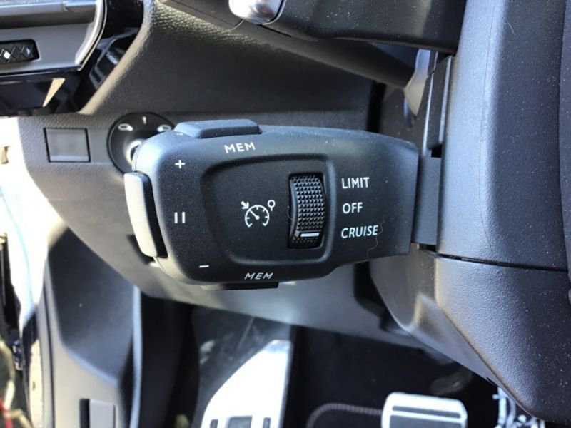 DS DS 7 BlueHDi 130 EAT8 Performance Line +