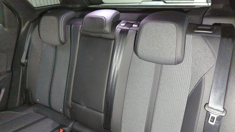 Peugeot 3008 Hybrid 136 e-dcs6 allure pack + hayon mains libres + angles morts