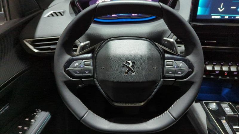 Peugeot 3008 Hybrid 136 e-dcs6 allure pack + park assist + camera 360