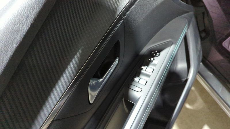 Peugeot 3008 Hybrid 136 e-dcs6 allure pack + park assist + camera 360