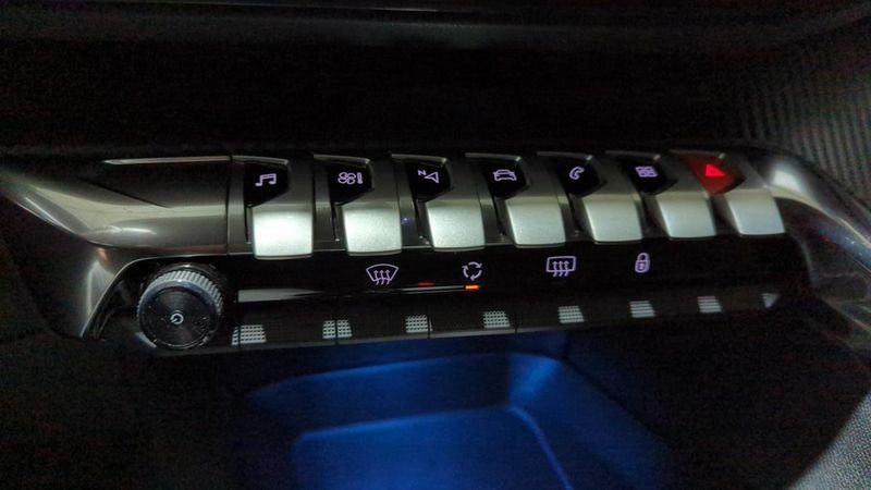 Peugeot 3008 Hybrid 136 e-dcs6 allure pack + park assist + camera 360