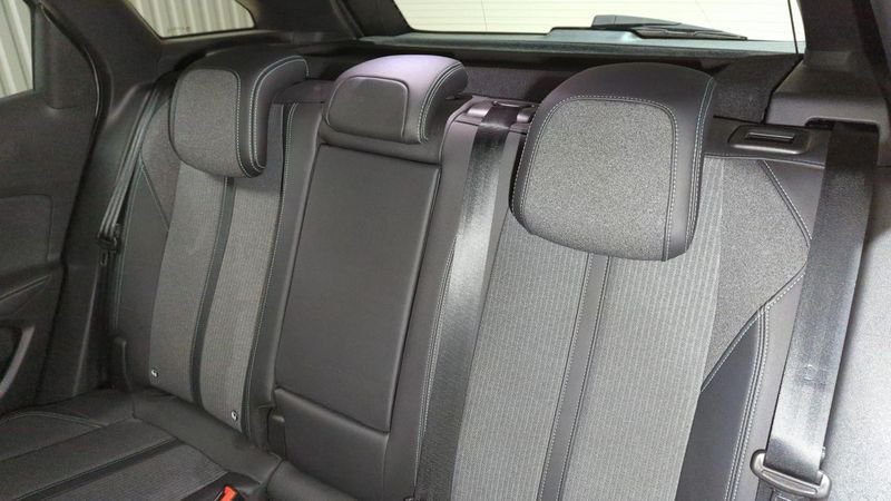 Peugeot 3008 Hybrid 136 e-dcs6 allure pack