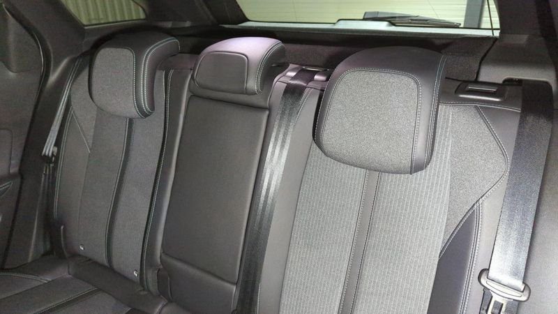 Peugeot 3008 Hybrid 136 e-dcs6 allure pack