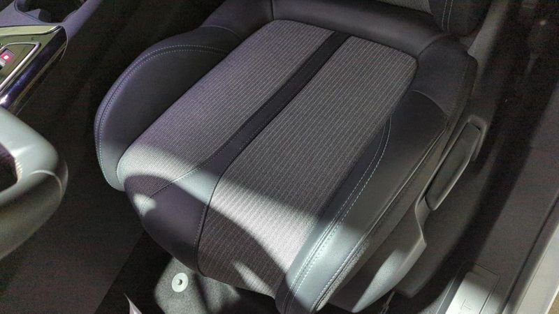 Peugeot 3008 Hybrid 136 e-dcs6 allure pack