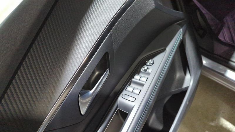 Peugeot 3008 Hybrid 136 e-dcs6 allure pack