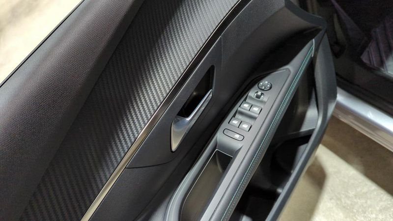 Peugeot 3008 Hybrid 136 e-dcs6 allure pack