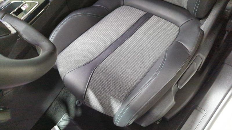 Peugeot 3008 Hybrid 136 e-dcs6 allure pack