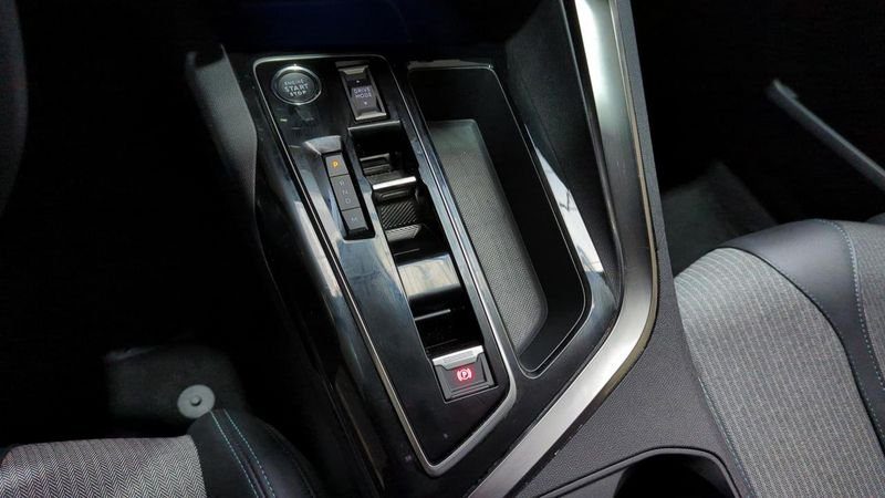 Peugeot 3008 Hybrid 136 e-dcs6 allure pack