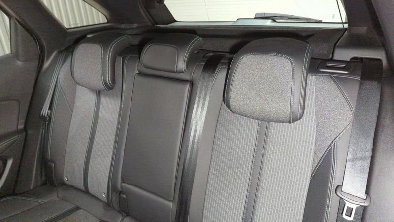 Peugeot 3008 Hybrid 136 e-dcs6 allure pack