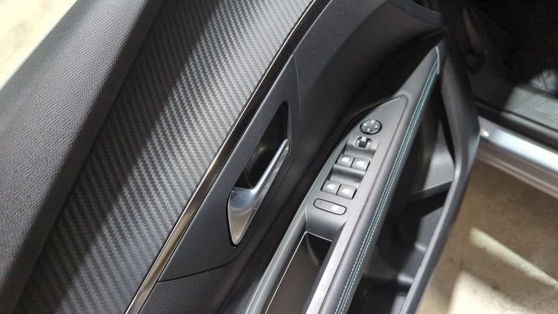 Peugeot 3008 Hybrid 136 e-dcs6 allure pack