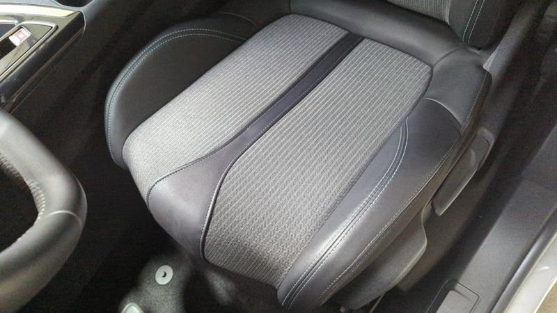 Peugeot 3008 Hybrid 136 e-dcs6 allure pack