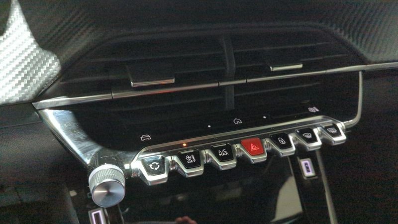 Peugeot 2008 nouveau Puretech 130 s&s eat8 allure + grip control + camera 360